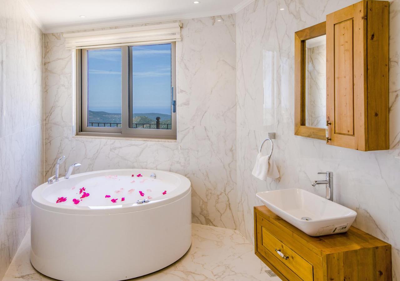 Villa 5 Sleeps 6 Isolated Pool See And Montain View-Villa Kartal Yuvasi Uzumlu  Exterior foto